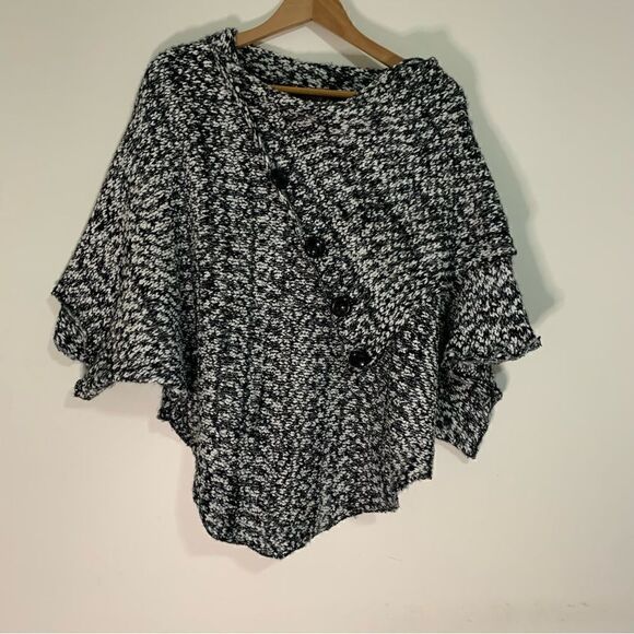PAPILLON VANCOUVER LOS ANGELES Black/White Cape Poncho Style Sweater Medium - Picture 1 of 5